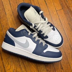 Nike Jordan Low 1 / Navy and White Sneakers